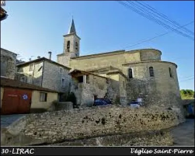 Village viticole Gardois, Lirac se situe en région ...