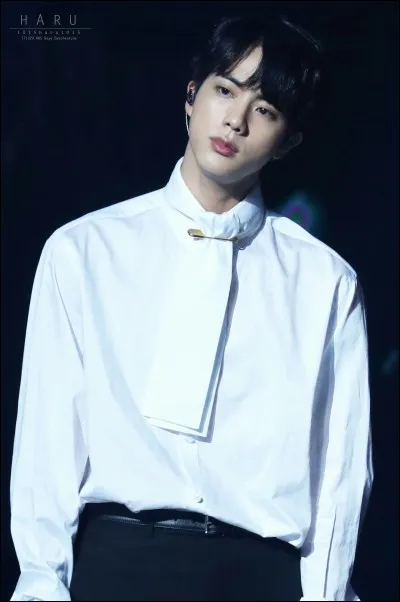 De quel instrument Jin sait-il jouer ?