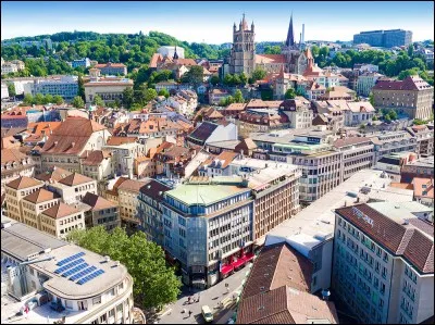 Où situez-vous Lausanne ?