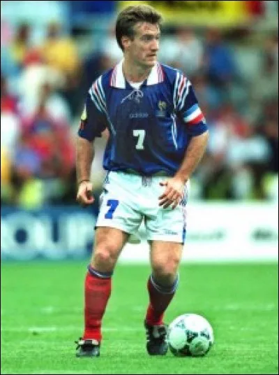 Didier Deschamps, né le 15 octobre 1968, footballeur international puis entraîneur, a remporté en tant que joueur, deux titres de champion de France : avec quel club ?