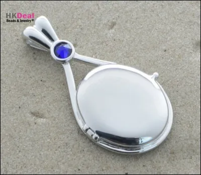 À qui appartient ce pendentif ?