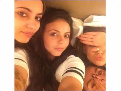 Deux membres du groupe ont confié qu'elles avaient une mauvaise habitude qui est de dormir sans se démaquiller ! . Qui sont-elles ?