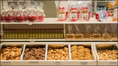 Quelle ville est parfois appelée « la Ville des biscuits » ?
