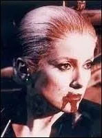 Tony Scott a cr un petit scandale avec le film de vampire dans lequel meurt de vieillesse David Bowie, tandis que la vampire Deneuve essaie de le sauver mais s'prend du Docteur Susan Sarandon