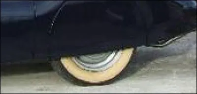 Peu de voitures ont eu les roues arrière masquées : saurez-vous reconnaître celle-ci ?