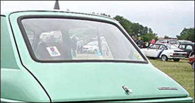 Dans les années "70" sont apparus certains modèles équipés de hayons.Reconnaissez-vous celle-ci ?