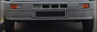 Cette voiture est probablement la première à avoir un pare-chocs en matière plastique. Quelle est cette voiture ?