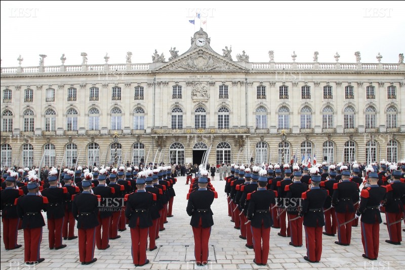 Par qui a été fondée 'L'École spéciale militaire de Saint-Cyr' ?