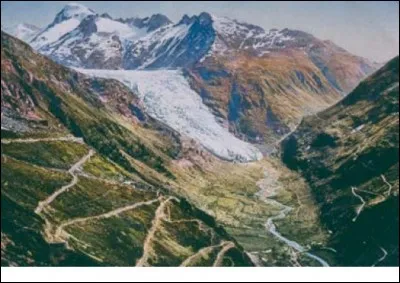 Où le Rhône prend-il sa source ?