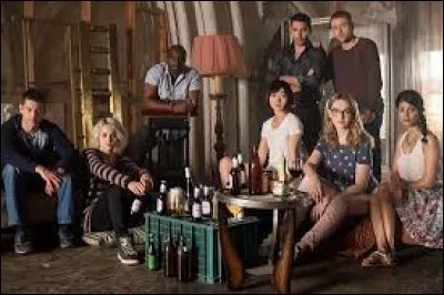 Qui a fait naître le cercle des huit sensitifs de la série ?