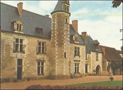Quel célèbre écrivain est né au château de la Possonnière ?