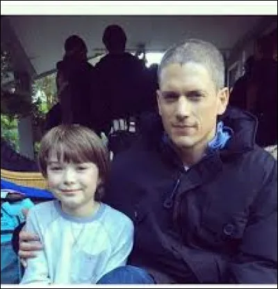 Comment se prénomme le fils de Michael et Sarah ?