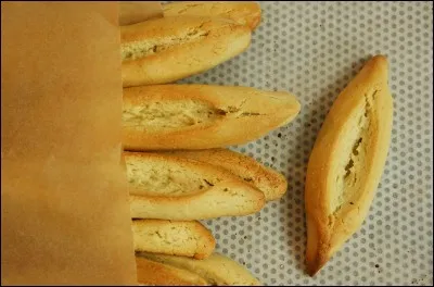 Si je te parle des "navettes à la fleur d'oranger", tu sais de quelle ville vient ce mets bien sûr.