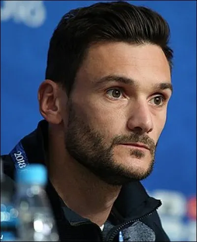 Dans quel pays, hormis la France, Hugo Lloris est-il un joueur ?