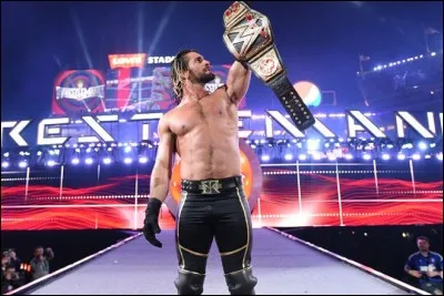Combien de victoires compte Seth Rollins à Wrestlemania ?