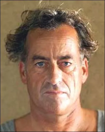 Quelle discipline sportive est associée à Tom Curren ?