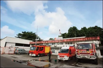 En cas d'incendie ou de blessés, ces personnes sont là afin de vous porter secours. Ceci est une...