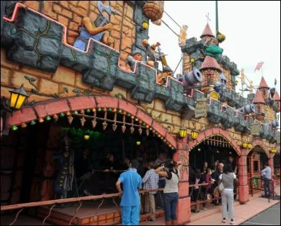 Ce train vous amènera à la rencontre de créatures sorties tout droit des entrailles de la terre ! C'est...