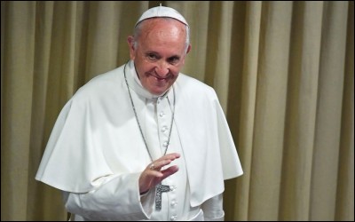'Saint-Père' est le titre de respect en usage envers les papes de l'église catholique. Quelle est la nationalité du pape François ?