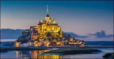Pour finir, nous partons au Mont-Saint-Michel (Manche), où les quelques habitants se nomment les ...
