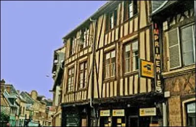 À Louviers (Eure), les habitants portent le gentilé ...