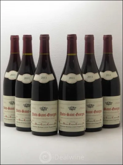 'Le nuits-saint-georges' est un vin issu de quel vignoble ?