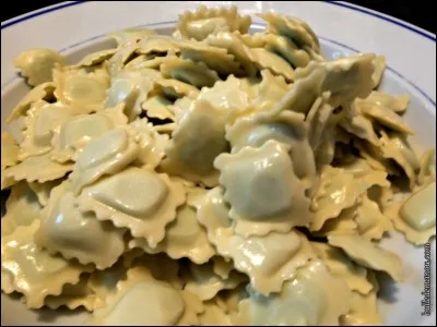 Quelle est la ville dont les ravioles sont la spécialité ?