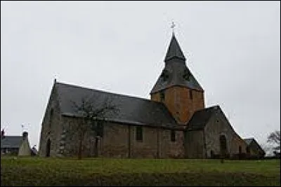 Voici l'église Saint-Pierre de La Roche-Mabile. Village normand, dans l'arrondissement d'Alençon, il se situe dans le département ...