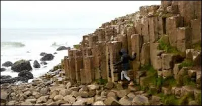 Comment appelle-t-on cette formation volcanique d'Irlande du Nord ?