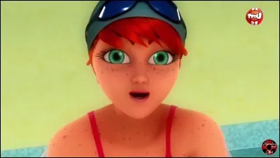 Comment s'appelle l'amie de Kim de la piscine ?