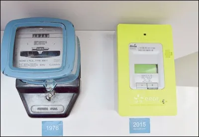 Si le prix du kWh d'électricité "heure pleine" est d'environ 0.14  en France, en "heure creuse", il est de :