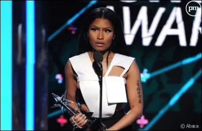 En quelle année est-elle élue "Meilleure artiste féminine hip-hop" à la cérémonie des BET Awards à Los Angeles" ?