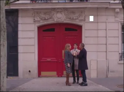 Alice et Fred visitent leur 1er appartement, au numéro...