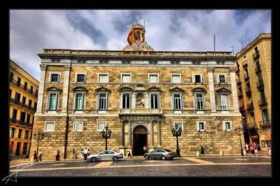 Dans quel btiment sige le gouvernement catalan ?