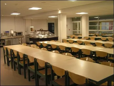 Pour effectuer correctement leur boulot, ces hommes et ces femmes doivent reprendre des forces en ce restaurant. Ici, c'est le/la...