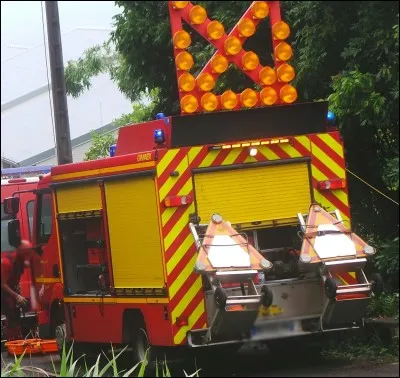 L'emploi de cet engin s'effectue dès qu'il y a un besoin de désincarcération, d'éclairage d'une zone d'intervention ou tout simplement de balisage. C'est le...