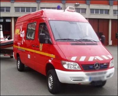 Situé sur une île, ce véhicule est indispensable en cas d'intervention en mer comme pour les noyades par exemple. Avez-vous reconnu cette appellation ?