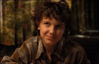 Qui héberge Eleven dans la saison 2 pour la cacher et la protéger ?