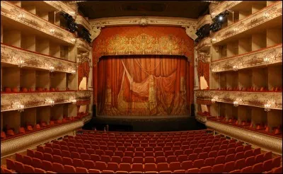 Qui a écrit la pièce de théâtre "Knock" ?