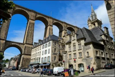 Ce viaduc a de quoi étonner. Il s'agit d'une monumentale construction ferroviaire de 62 m de haut. Approuvé par Napoléon III, il est sur la ligne Paris-Montparnasse à Brest... Il a été atteint par un bombardement anglais, en 1943. Lequel est-ce ?