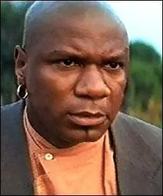 Evitez de toucher la femme de ce gangster nomm ...