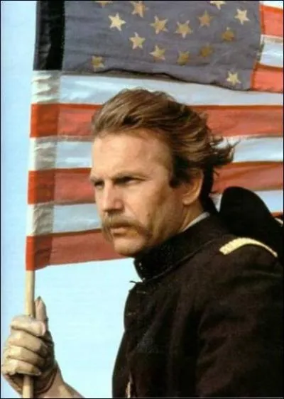 Il danse avec les loups , c'est le lieutenant ...