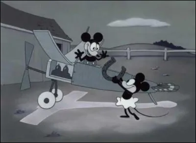 Où Mickey a-t-il tenté d'embrasser Minnie pour la première fois, en 1928 ?