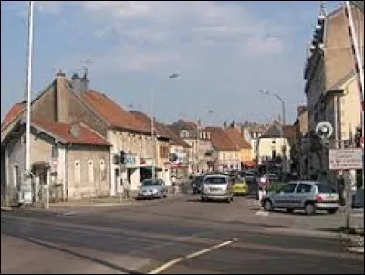 Les habitants de Lure (Haute-Saône), patrie du Sapeur Camember, se nomment les ...