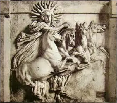 Pendant 55 ans, le port de ...., ville antique, a pu se vanter de poss&eacute;der une colossale statue du dieu soleil H&eacute;lios.