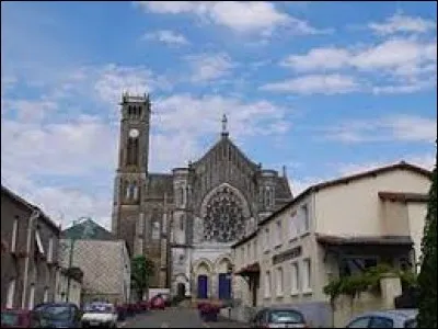 Ancienne commune Angevine, Saint-Georges-des-Gardes se situe en région ...