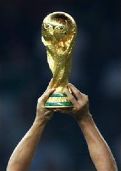 Quel pays est champion du monde en remportant la Coupe du monde de football en 2018 ?