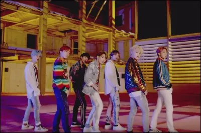 Quel membre apparaît en tout dernier dans le MV de ''DNA'' ?