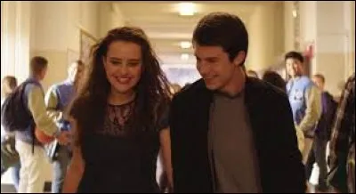 Et enfin comment sait-on que Clay n'aura plus d'hallucination d'Hannah à la fin de la saison 2 ?