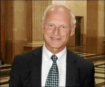 Qui est le premier président de la poste ?